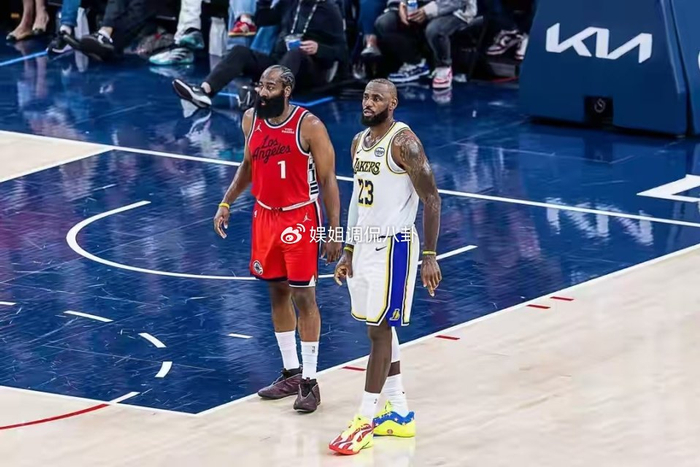 HTH SPORTS中国-30场轰1000分！詹皇接班人被高估？安东尼：持球人看到他眼睛发亮|东契奇|湖人|勒布朗·詹姆斯|卡梅隆·安东尼|洛杉矶快船队_新浪体育_新浪新闻